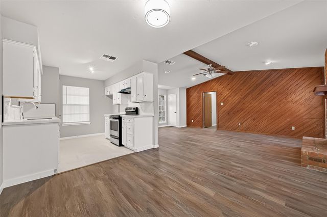4923 Sandalwood Avenue, Rosenberg, TX 77471