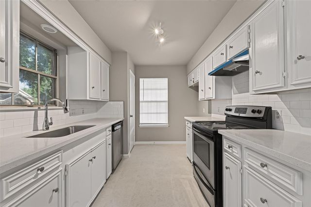 4923 Sandalwood Avenue, Rosenberg, TX 77471