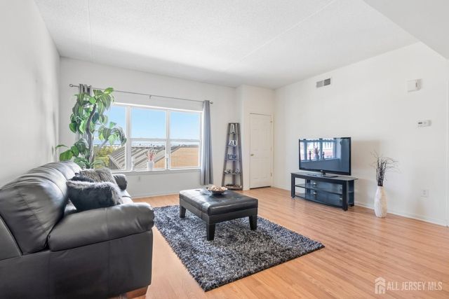 358 Rector Street 510, Perth Amboy, NJ 08861
