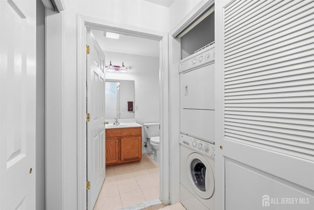 358 Rector Street 510, Perth Amboy, NJ 08861