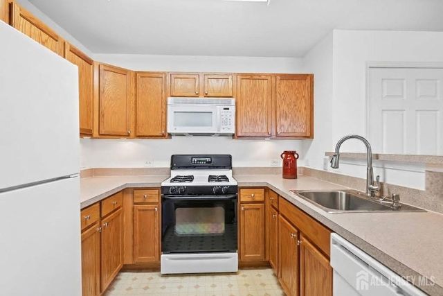 358 Rector Street 510, Perth Amboy, NJ 08861