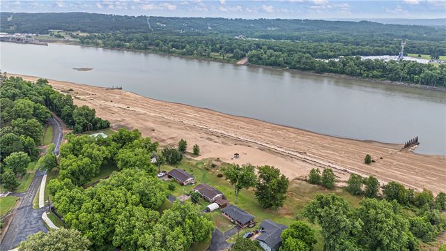 108 Bowman Drive, Dardanelle, AR 72834
