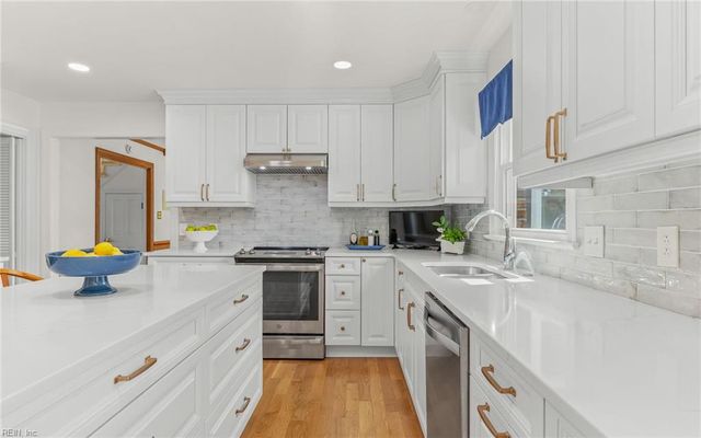 1101 Kings Way DR, Virginia Beach, VA 23455