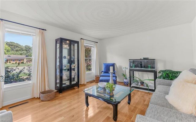 1101 Kings Way DR, Virginia Beach, VA 23455