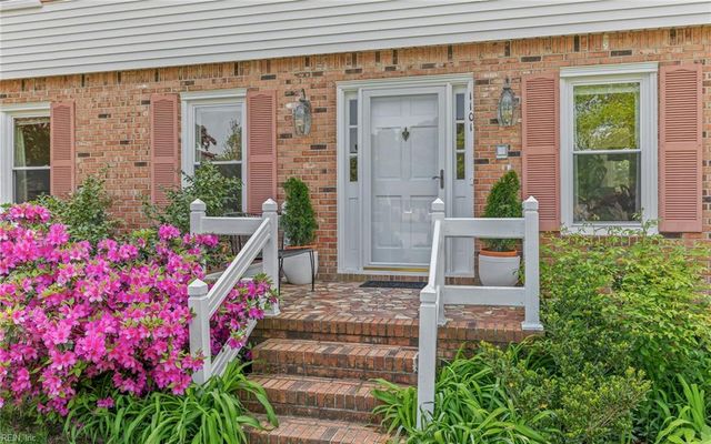 1101 Kings Way DR, Virginia Beach, VA 23455