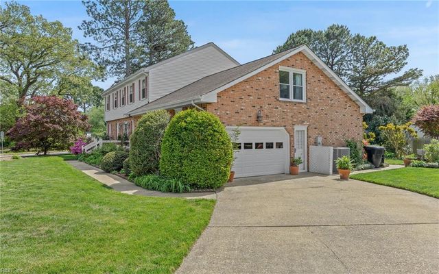 1101 Kings Way DR, Virginia Beach, VA 23455