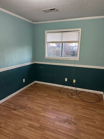 302 Plantation Dr, Clarksville, TN 37042