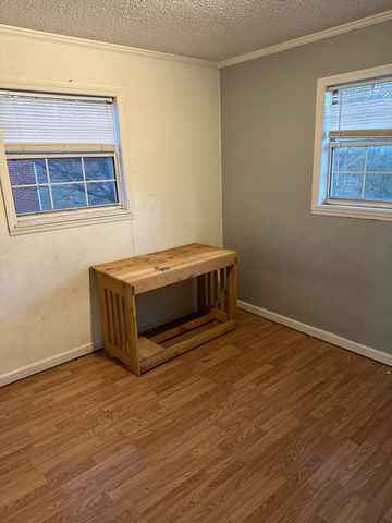 302 Plantation Dr, Clarksville, TN 37042