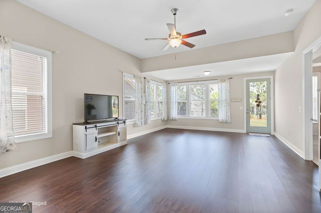 330 Chestnut Oak Drive, Peachtree City, GA 30269