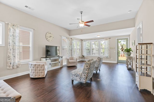 330 Chestnut Oak Drive, Peachtree City, GA 30269