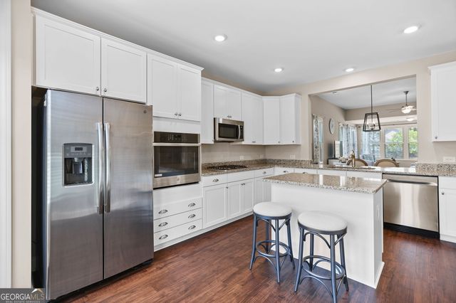 330 Chestnut Oak Drive, Peachtree City, GA 30269