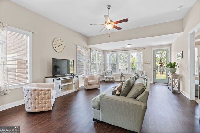 330 Chestnut Oak Drive, Peachtree City, GA 30269