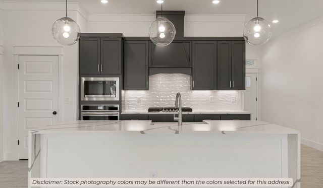 9236 S Pleasant Valley Road, Gentry, AR 72734