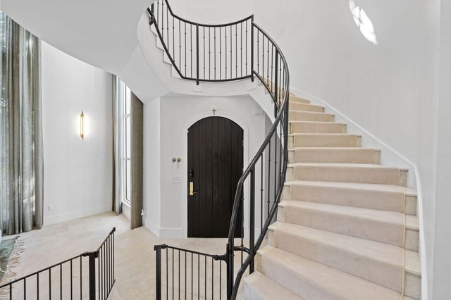 2765 Brickell Court, Miami, FL 33129