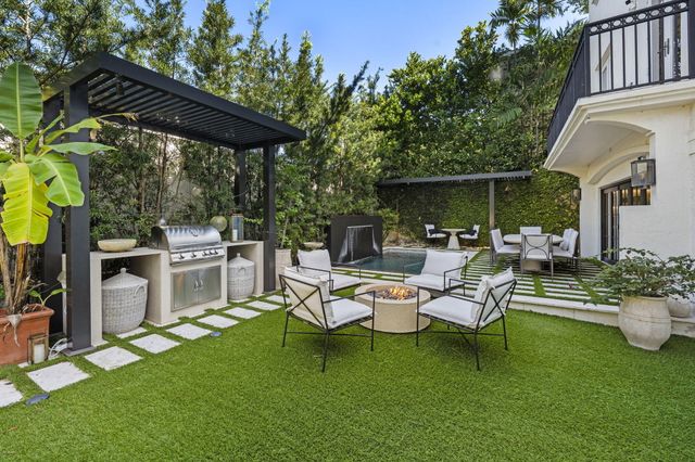 2765 Brickell Court, Miami, FL 33129
