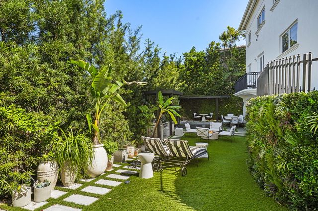 2765 Brickell Court, Miami, FL 33129