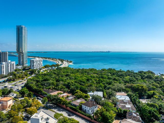2765 Brickell Court, Miami, FL 33129