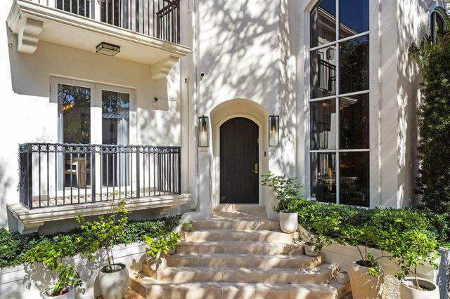 2765 Brickell Court, Miami, FL 33129