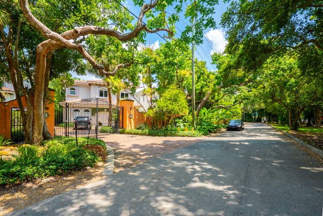 2765 Brickell Court, Miami, FL 33129