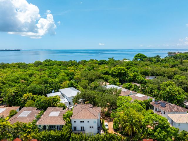 2765 Brickell Court, Miami, FL 33129