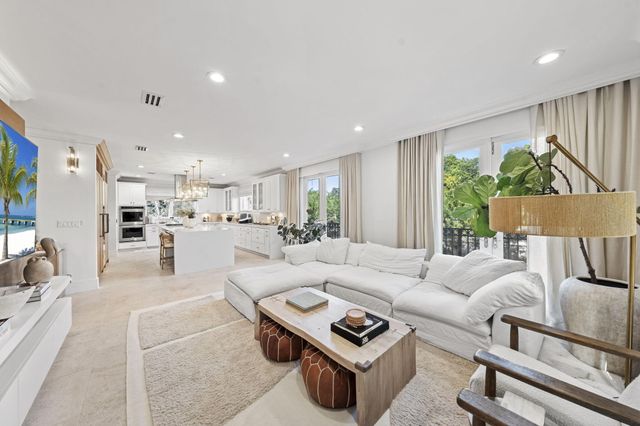 2765 Brickell Court, Miami, FL 33129