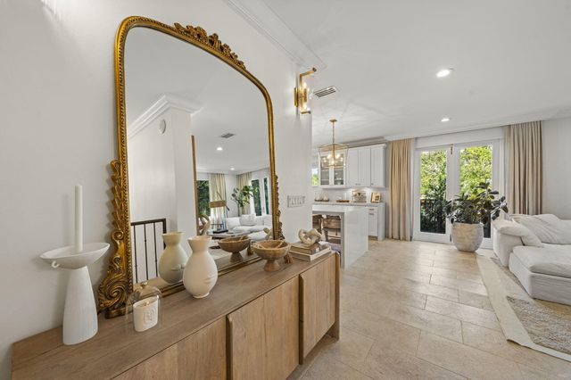2765 Brickell Court, Miami, FL 33129