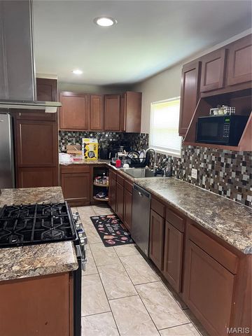 6350 Woodland Avenue, St Louis, MO 63120