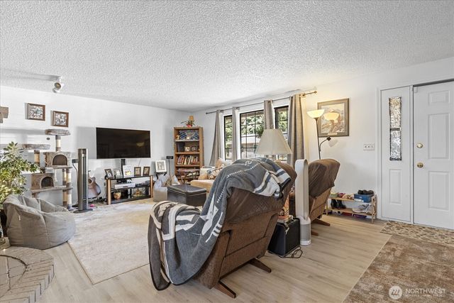 15107 1510 15th Avenue E, Tacoma, WA 98445