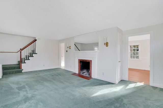 231 Dayton St, Springfield, MA 01118