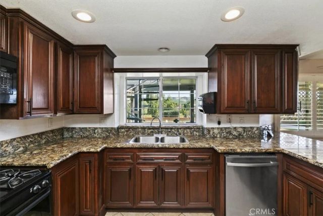 531 Ventura, Corona, CA 92879