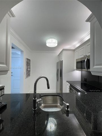 3625 N Country Club Dr 907, Aventura, FL 33180
