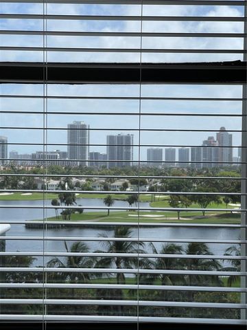 3625 N Country Club Dr 907, Aventura, FL 33180