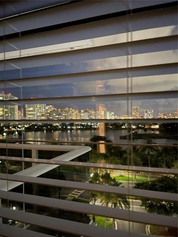 3625 N Country Club Dr 907, Aventura, FL 33180