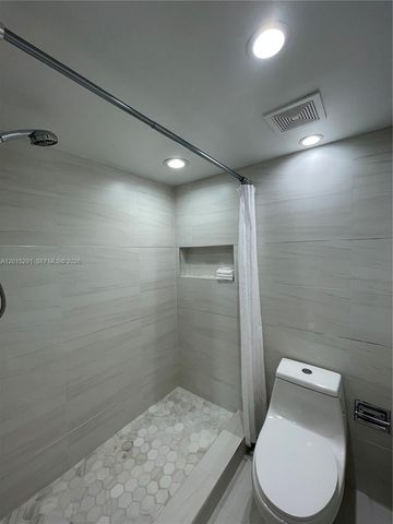 3625 N Country Club Dr 907, Aventura, FL 33180