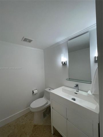 3625 N Country Club Dr 907, Aventura, FL 33180