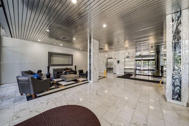 3625 N Country Club Dr 907, Aventura, FL 33180