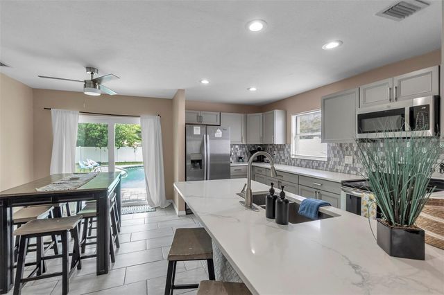 2714 42ND STREET W, Bradenton, FL 34205