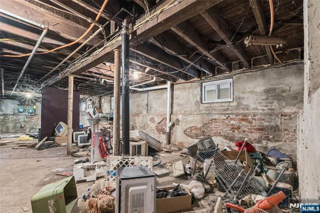 1063 Bond Street, Elizabeth, NJ 07201