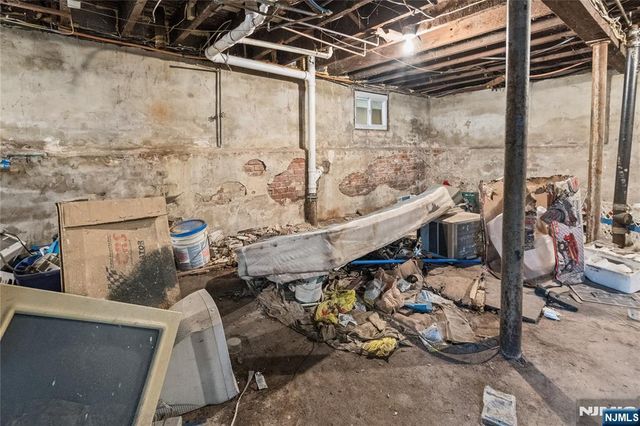 1063 Bond Street, Elizabeth, NJ 07201