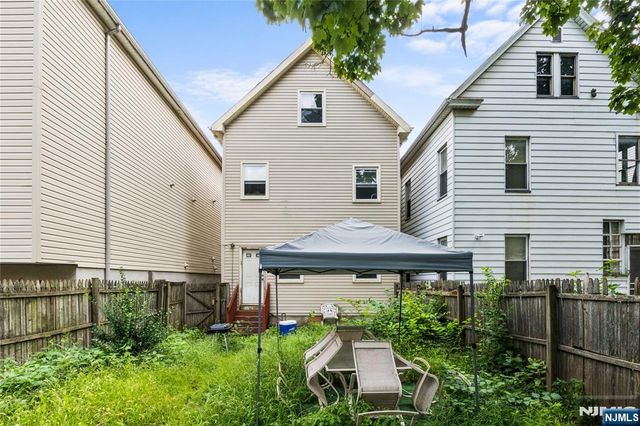 1063 Bond Street, Elizabeth, NJ 07201