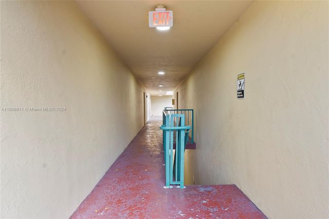 666 W 81st St 226, Hialeah, FL 33014