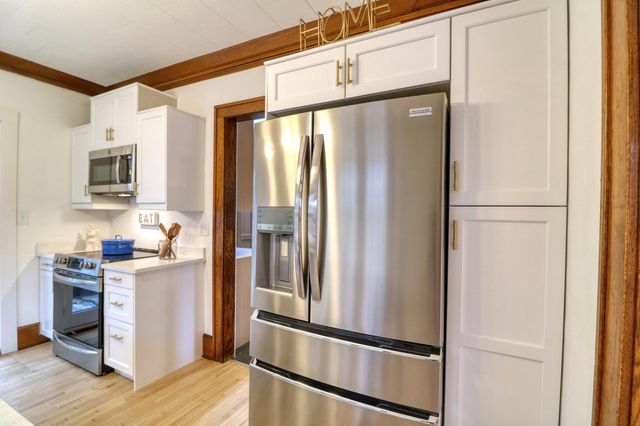 919 4th Street N, Fargo, ND 58102