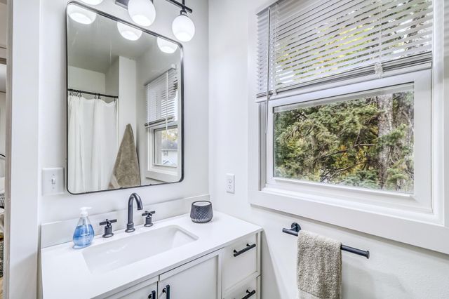 919 4th Street N, Fargo, ND 58102