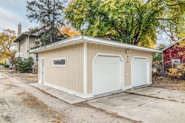 919 4th Street N, Fargo, ND 58102