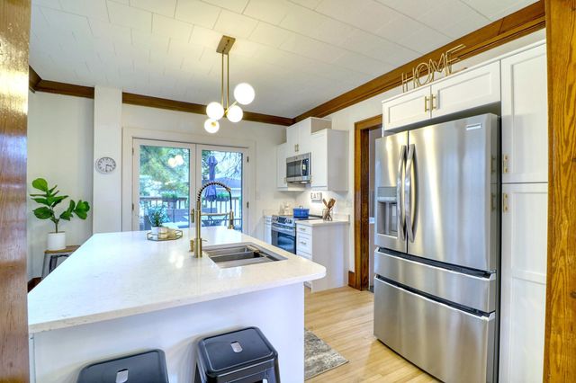 919 4th Street N, Fargo, ND 58102