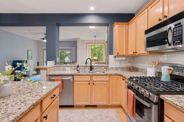 13860 52nd Avenue N, Plymouth, MN 55446