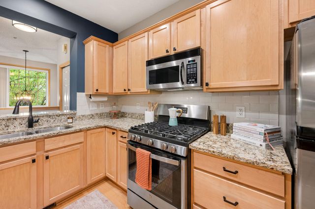13860 52nd Avenue N, Plymouth, MN 55446