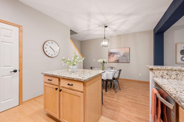 13860 52nd Avenue N, Plymouth, MN 55446