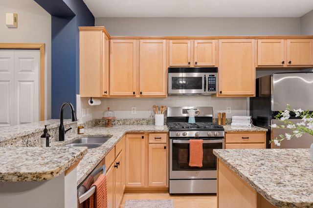 13860 52nd Avenue N, Plymouth, MN 55446