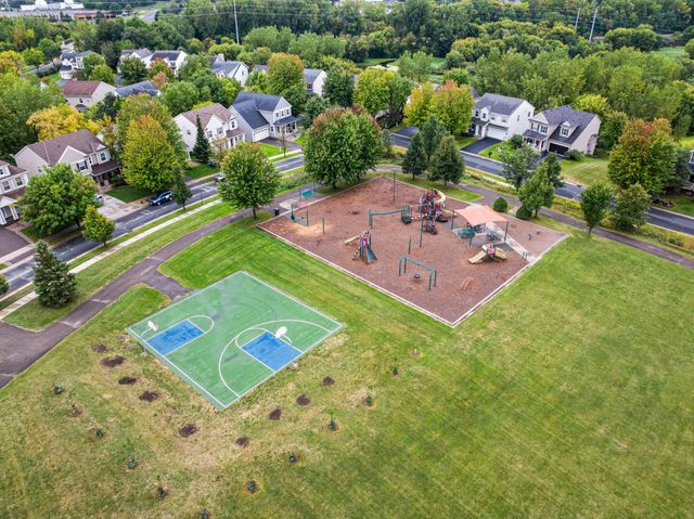 13860 52nd Avenue N, Plymouth, MN 55446